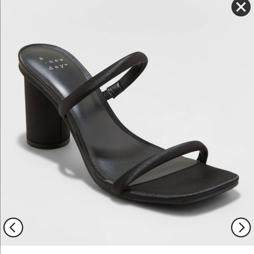 Black Two Strap Classic Heel